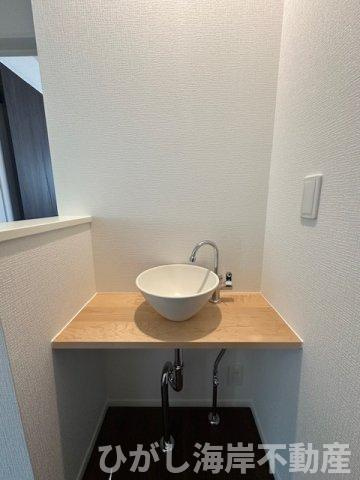 平塚市山下1丁目　新築戸建　全2棟の洗面所|セカンド洗面台