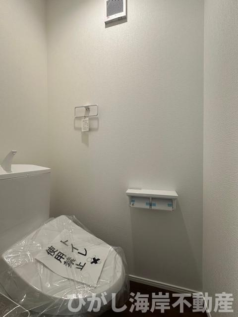 平塚市山下1丁目　新築戸建　全2棟のトイレ|洗浄機能付きお手洗い