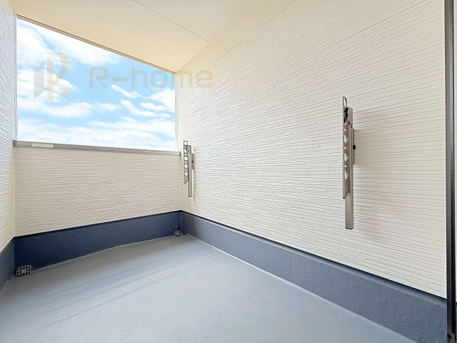取手市野々井第1期　新築戸建て　2号棟のバルコニー|急な雨でも安心のインナーバルコニー♪忙しいご夫婦も大満足♪