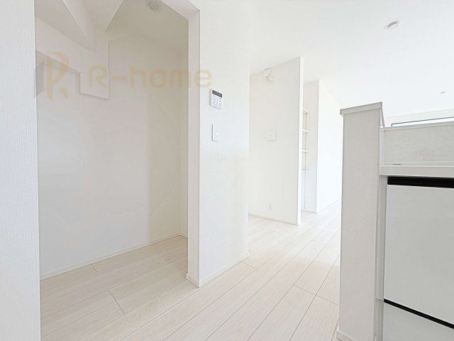 取手市野々井第1期　新築戸建て　2号棟の収納|キッチンにはパントリーを設置！キッチン回りの整理整頓の悩みも解決♪
