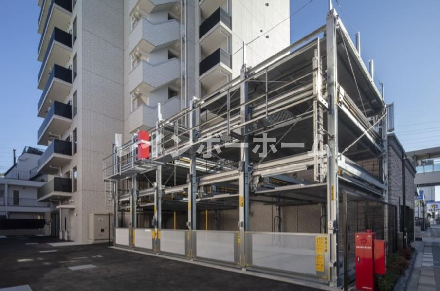 プレジオ西新井の駐車場