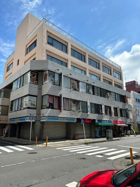 中三ビルの外観