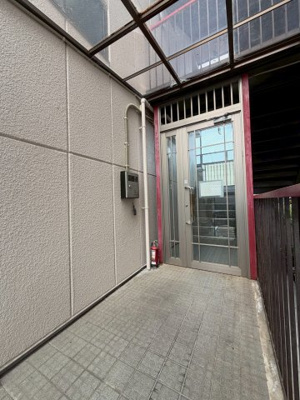 【エントランス】 | 発春八坂ハイツ