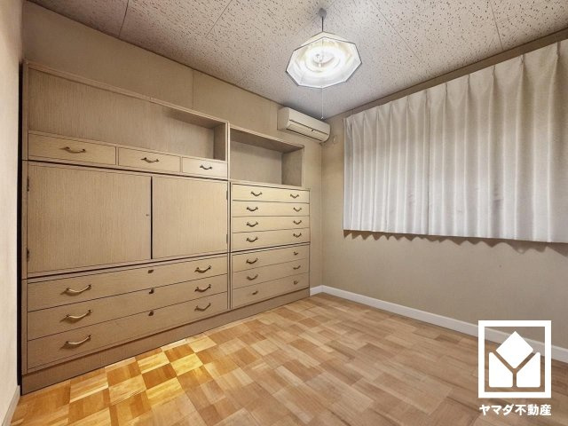 城陽市久世上大谷の寝室|実写真と間取り図からCG再現した「空室リフォームイメージ」のため、実際と異なります。