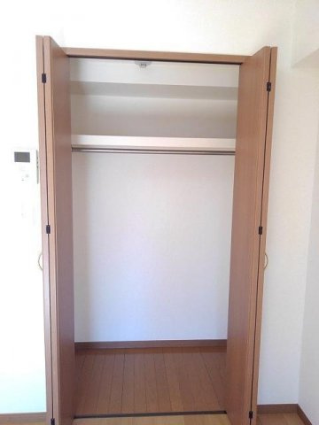 アゲート　白壁の収納