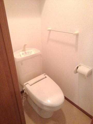 アゲート　白壁のトイレ