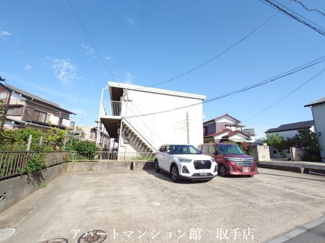 ルフランイノの駐車場