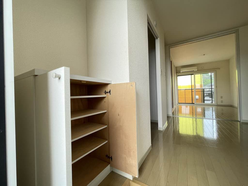 ディアス桜屋敷の玄関