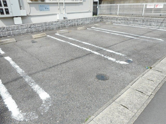 シャングリ・ラの駐車場