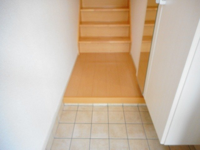 シャングリ・ラの玄関