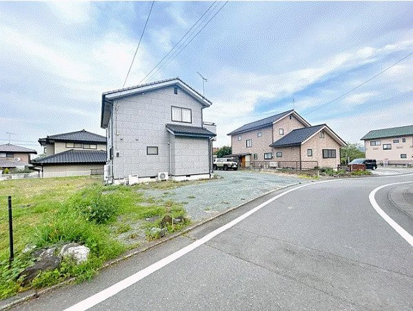 藤岡市浄法寺　中古999の前面道路含む現地写真