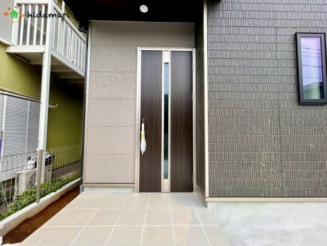 第6北本東間　新築戸建　ハートフルBの玄関