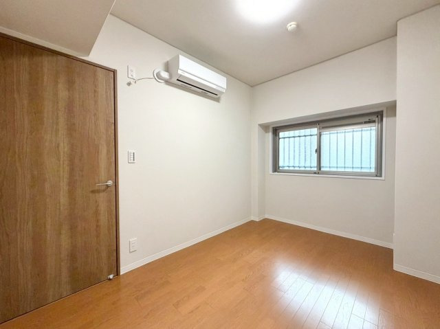 【ReDreaｍ】朝日プラザ宇治の洋室|全居室収納つき！ご家族一人ひとりの空間がすっきりお使いいただけます！室内（2026年4月）撮影