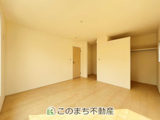 【収納】 | LiveleGarden.S　下野烏ケ森　2号棟 | 2箇所の大容量ウォークインクローゼット☆