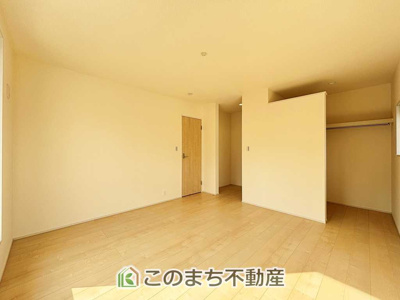 【収納】 | LiveleGarden.S　下野烏ケ森　2号棟 | 2箇所の大容量ウォークインクローゼット☆