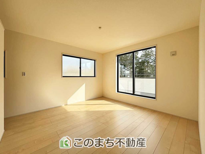 【洋室】 | LiveleGarden.S　下野烏ケ森　2号棟 | 2面採光の明るい室内☆