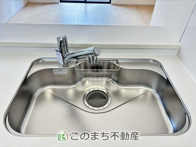 【キッチン】 | LiveleGarden.S　下野烏ケ森　2号棟 | カートリッジ式浄水機能付き台所水栓☆美味しいお水でお料理が作れます☆