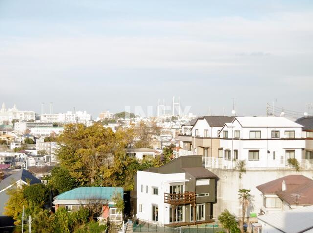 横浜市中区立野の一戸建ての展望