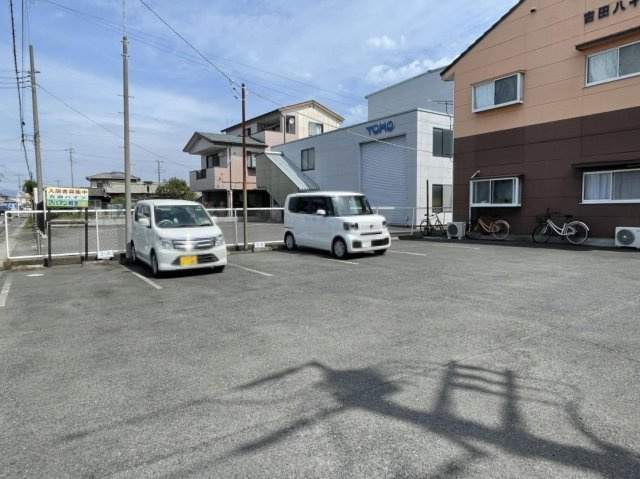 吉田ハイツの駐車場