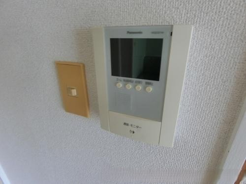 ロイヤルハイツ泉のセキュリティ|【防犯】モニター付インターホン、防犯にも安心です♪