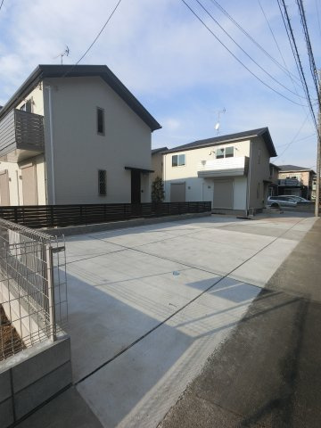 【駐車場】