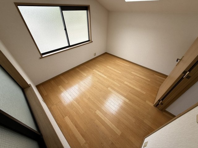 千鳥が丘3丁目戸建の洋室