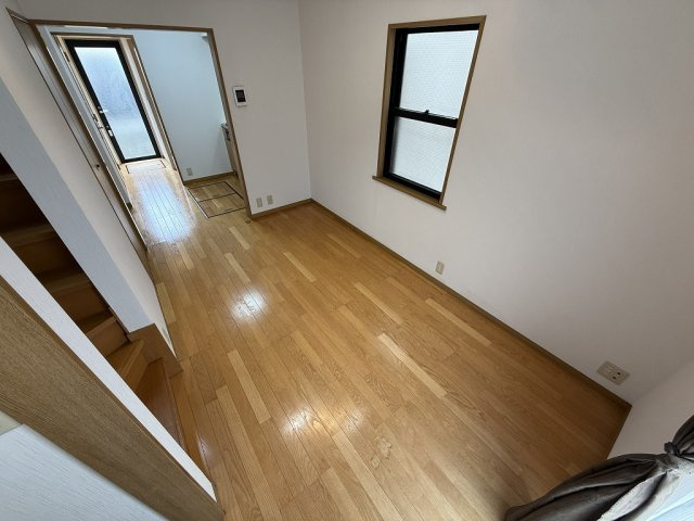 千鳥が丘3丁目戸建の居間・リビング