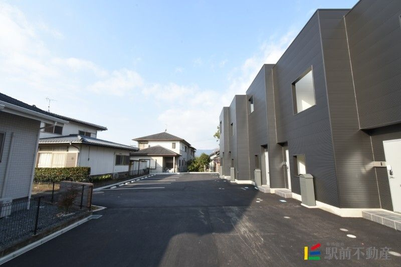 nido Padure Rozaの駐車場