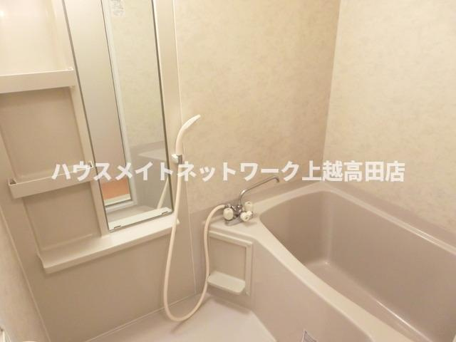 コーポカメリアＤ棟の浴室|浴室
