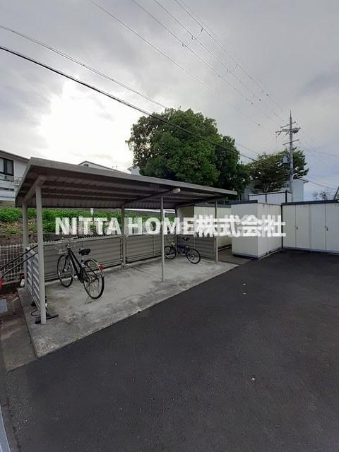 福知山市字堀のアパートのその他共用部分|屋根付きの駐輪場は無料です(^^♪