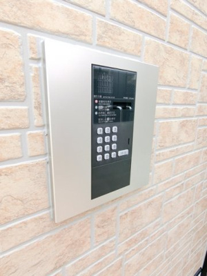 【エントランス】 | JJハウス | インターネット無料・大型ロフト付き