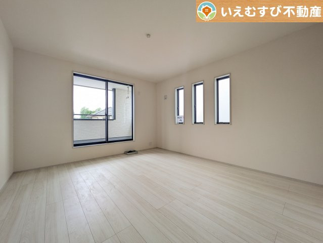 Livele Garden.S　大泉第16寄木戸の洋室|シンプルで明るいお部屋
2面採光で日当り良好！シンプルなお部屋なので自分で家具を選ぶのが楽しみですね！