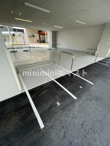 Alivis浪速東SoL TERRACEの駐車場