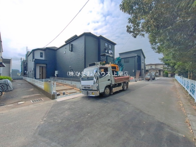 伊奈町栄5期　新築戸建　グラファーレ01の前面道路含む現地写真