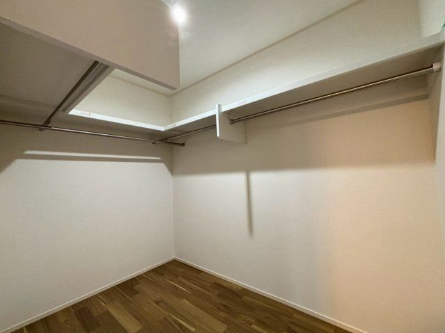 新築戸建　岐阜市西荘　全2区画分譲のトイレ|節水省エネの温水洗浄便座です。お掃除のしやすさを究めたフチなし形状でお手入れ楽々。