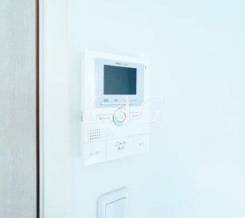 【セキュリティ】 | カムフォートフラッツ | モニター付きインターフォンです。
