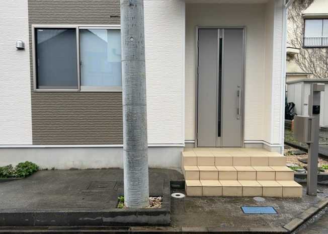 【構造・工法・仕様】 | 木造住宅とは土台、壁、柱など建築物の強度を支える構造体の材に木が使用されている構造を指します。構造体は建物の自重を支えるだけではなく風圧や水圧、積裁荷重などあらゆる衝撃に耐えるための基礎です。