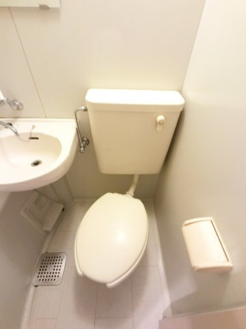 葛飾区東新小岩３丁目の賃貸マンションのトイレ