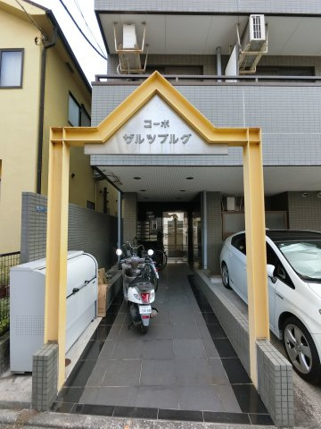 葛飾区東新小岩３丁目の賃貸マンションのエントランス