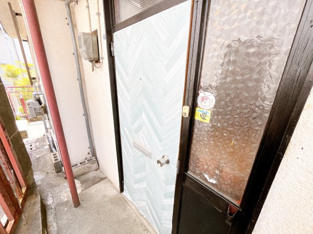 緑ハウスの玄関
