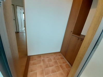 【玄関】 | ブルーハイツⅠ | 明るい玄関です
