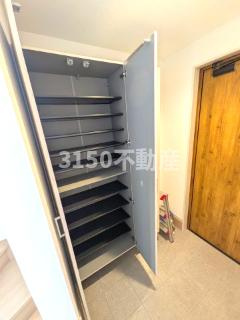 安良田町5丁目貸家の収納