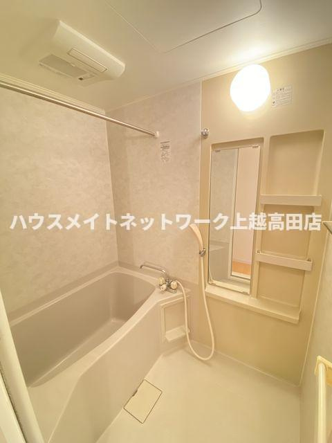 コーポカメリアＤ棟の浴室|浴室