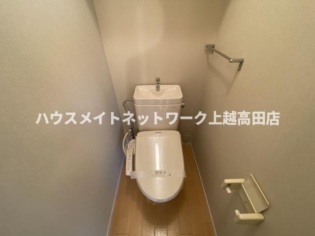 コーポカメリアＤ棟のトイレ|温⽔洗浄暖房便座