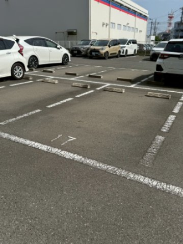 アルファステイツ国領の駐車場|17番区画が利用可能（無料）