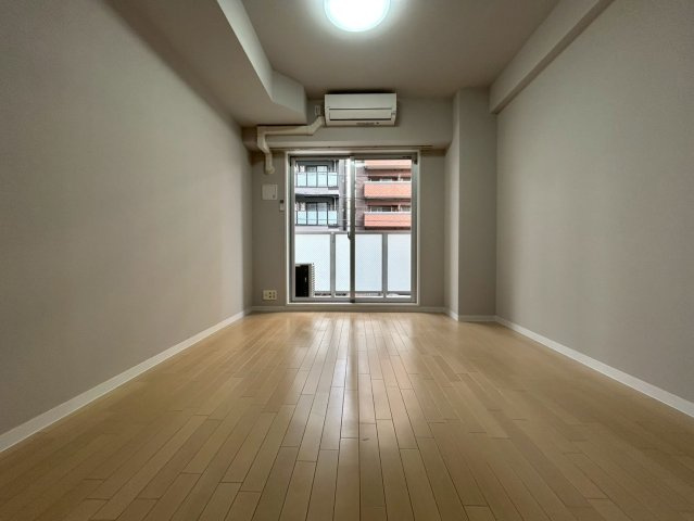 ルクレ新町レジデンスの洋室