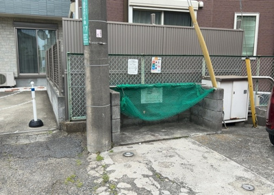 【設備】 | ペアシティ大野 | 共有部分は、住民なら誰もが使える設備のこと。例えば駐車場やエレベーター、インターネット設備、セキュリティ設備などがあります。他にも、マンションの廊下・外部階段やエントランス・ゴミ置き場などがあります。