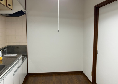 【ダイニング】 | ペアシティ大野 | ダイニングは、食事や家族の団らんスペースとしてだけではなく、ほかの用途としても使用することができます。ダイニングテーブルを置き、食事のためのスペースを作ることでリビングとの差別化を図ることができます。