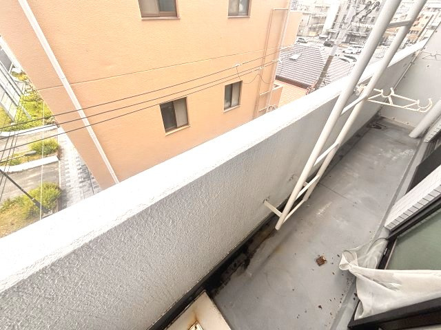 ガイ御影のバルコニー