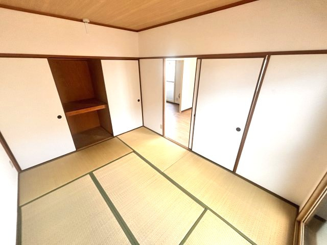 ガイ御影の和室